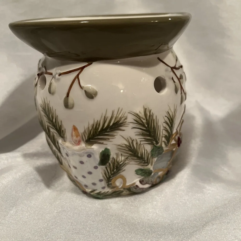 Yankee Candle Mistletoe Christmas Holiday Wax Melt Tart Warmer‎ & Tart - NICE!
